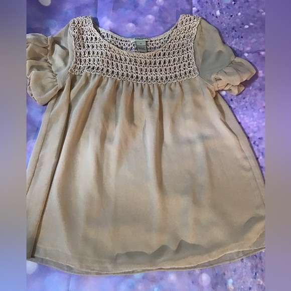 Vertigo Paris Tops - Women’s size medium vertigo short sleeve top/blouse